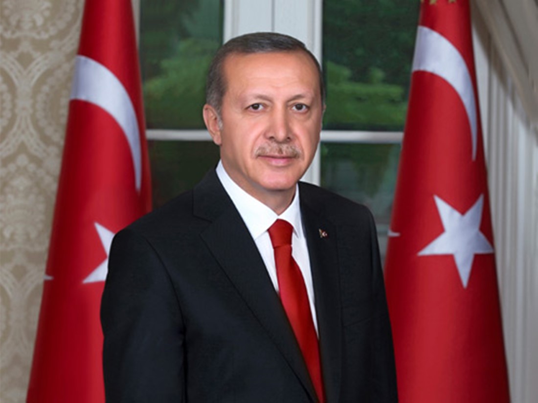 “Kurban Bayramı’nın kalplerimize huzur, ülkemize esenlik, dünyamıza barış getirmesini diliyorum”