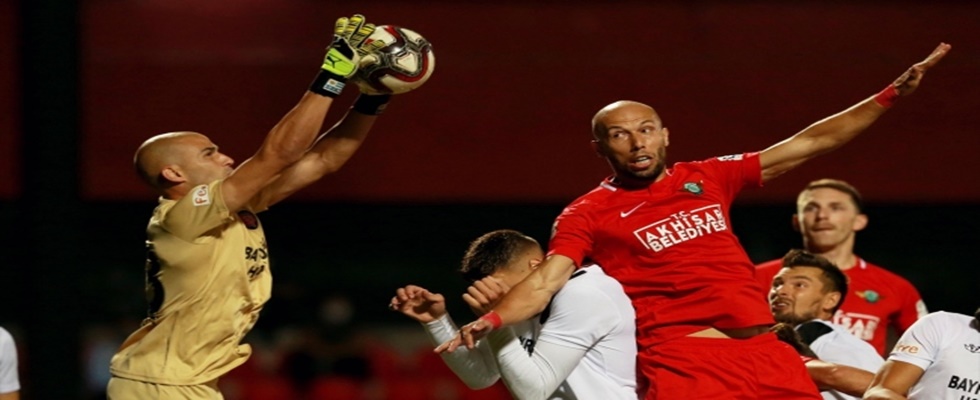 Fatih Karagümrük evinde Akhisarspor ile 3-3 beraber kaldı