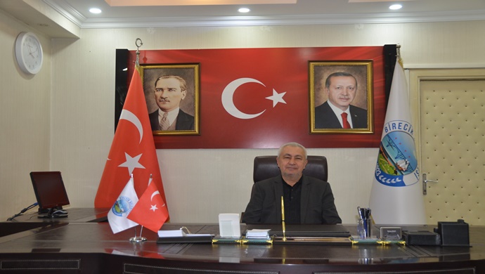 BİRECİK BELEDİYE MECLİS ÜYESİ REŞİT ÇERİKAN`DAN 1 MAYIS EMEK VE DAYANIŞMA GÜNÜ KUTLAMA MESAJI
