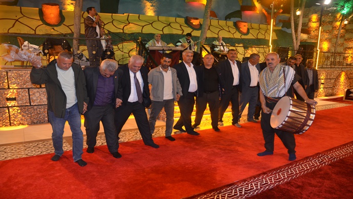 BAŞKAN MUHTAR MEHMET ÖZTÜRK EV SAHİPLİĞİNDE MUHTARLARA MUHTAR GÜNÜ GECESİ YAPILDI