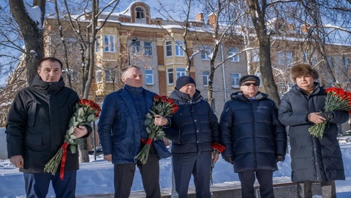 Birleşik Rusya, seçkin Sovyet uçak tasarımcısı Oleg Antonov’un anısını onurlandırdı